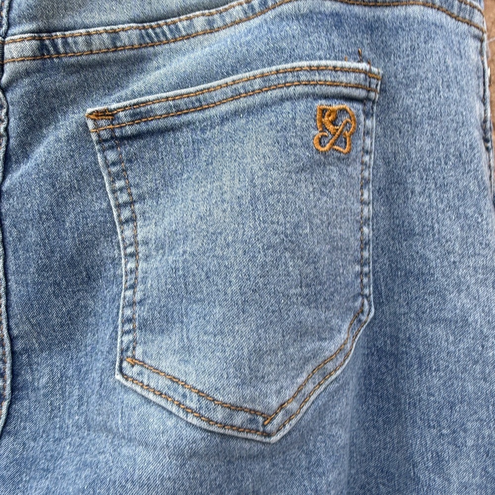 Light Wash Denim Cargo Jeans with Tie Details - Picture 5 of 8